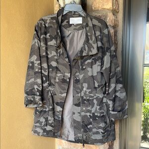 Tart Camouflage Women's Jacket Sz: L